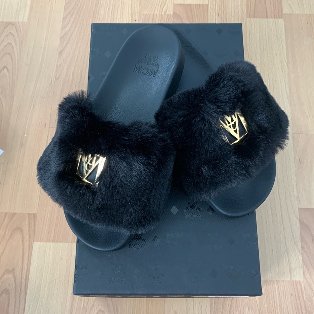 MCM Black Faux Fur Slide Logo Slide Sandals - Picture 4 of 9